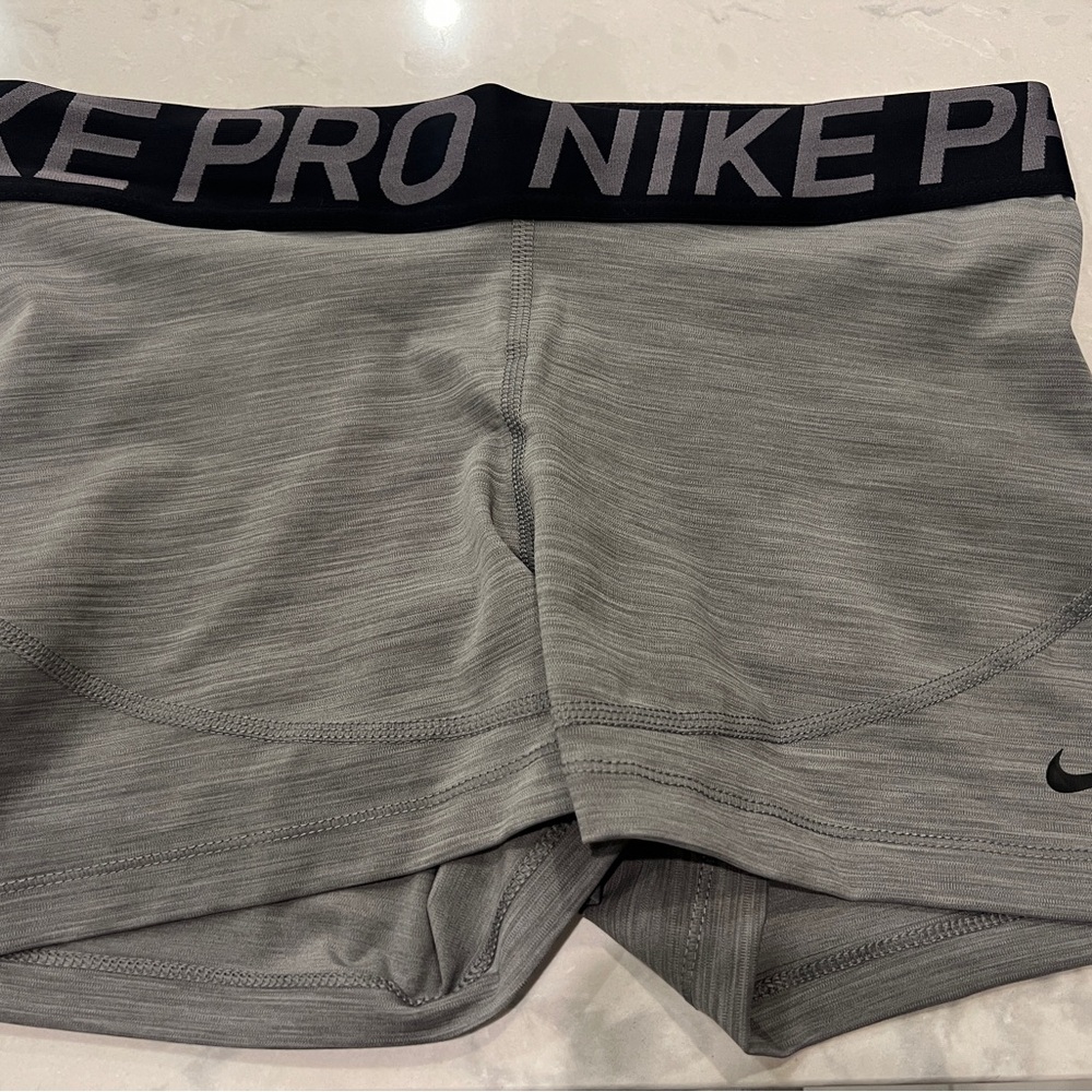 Nike Pro Women's 3” Athletic Gray Shorts 💫